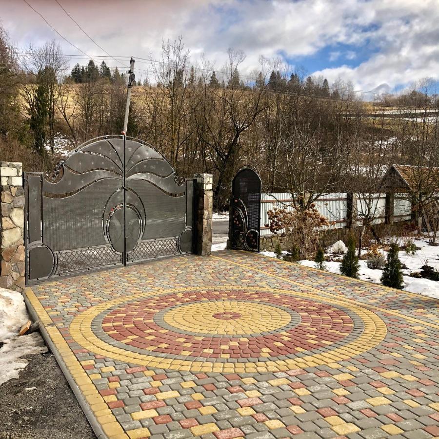 Sadyba Domashniy Zatyshok Pilipets Exterior photo